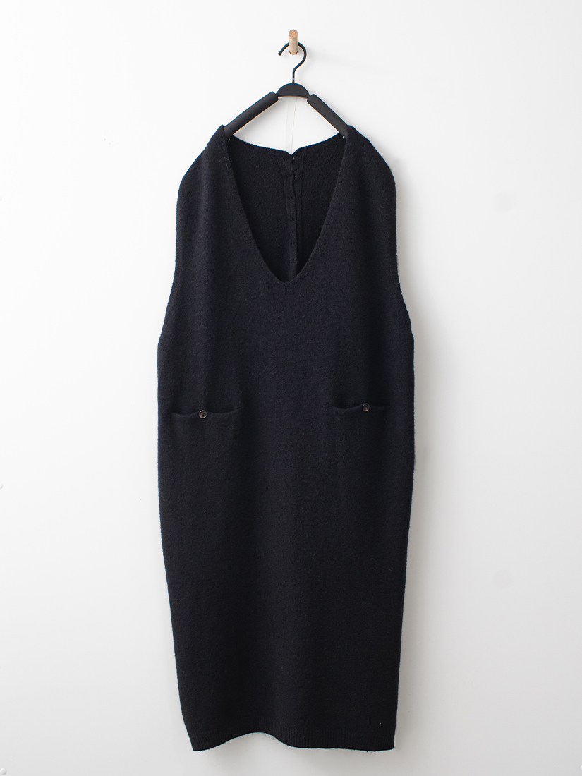 素色慵懶後開釦長版針織背心洋裝