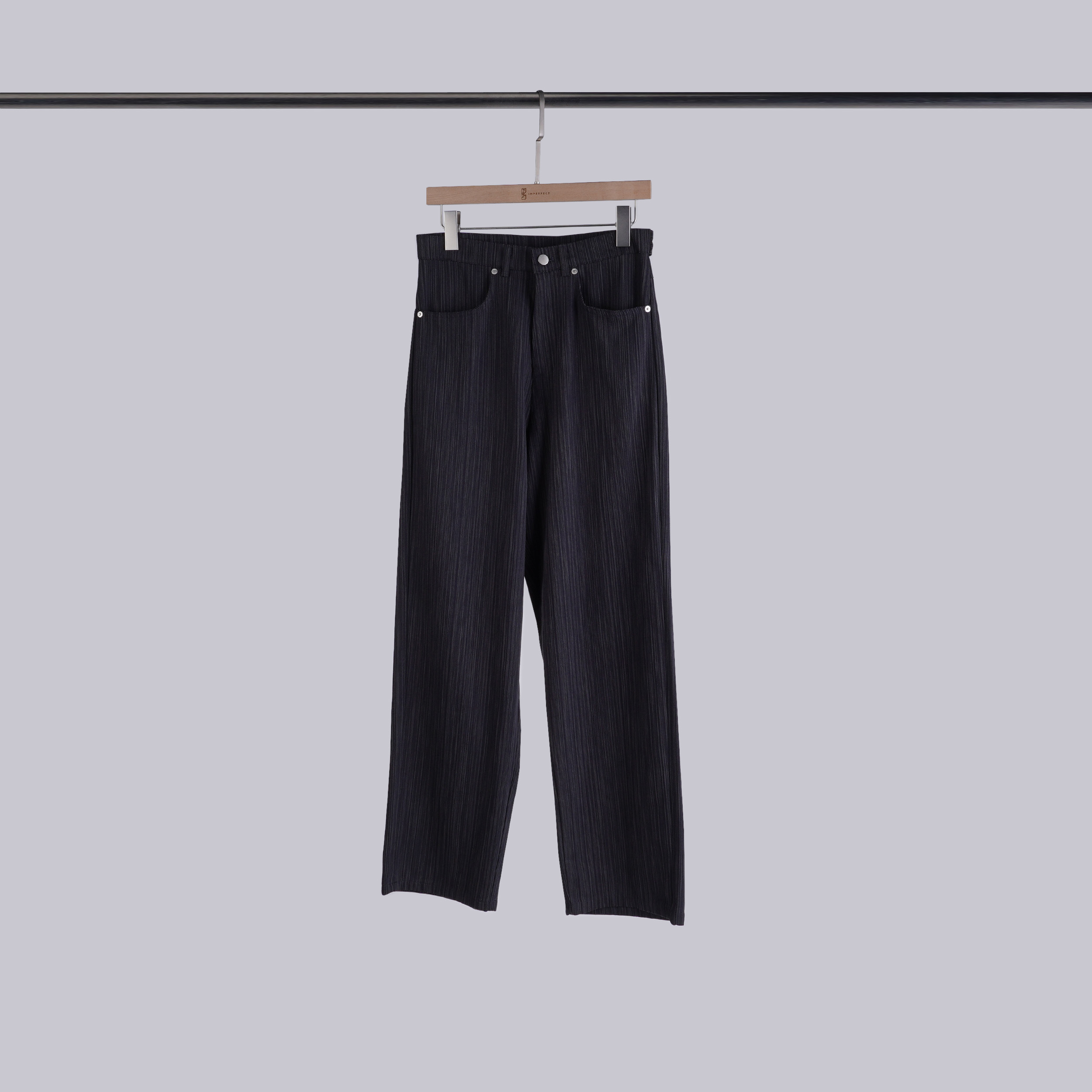 質感腰帶釦壓紋寬褲 | S-L | 碳黑