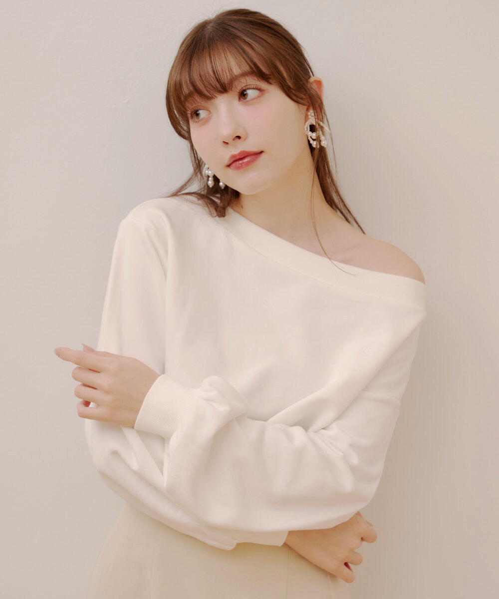 [預購] 折扣LILLIAN CARAT 露肩設計棉質上衣