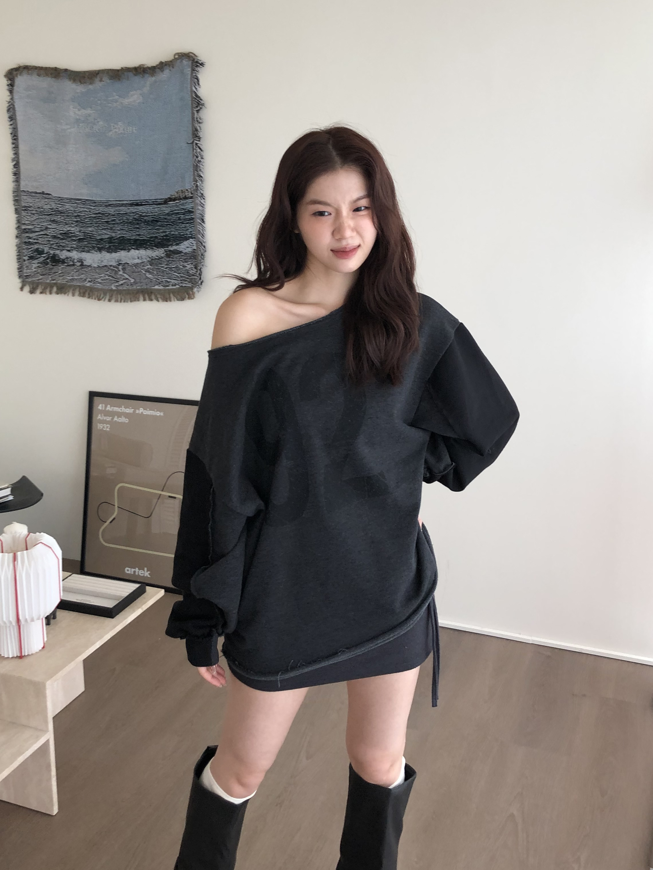 Raw-Cut One-Shoulder Sweatshirt #衛衣