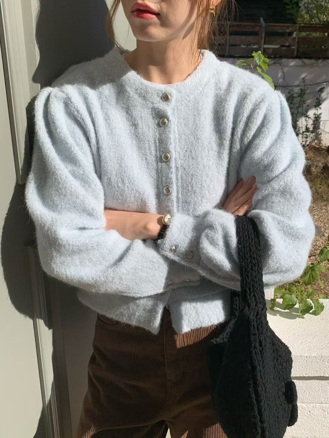 毛絨絨感圓領排釦澎澎袖上衣罩衫-F / 4色