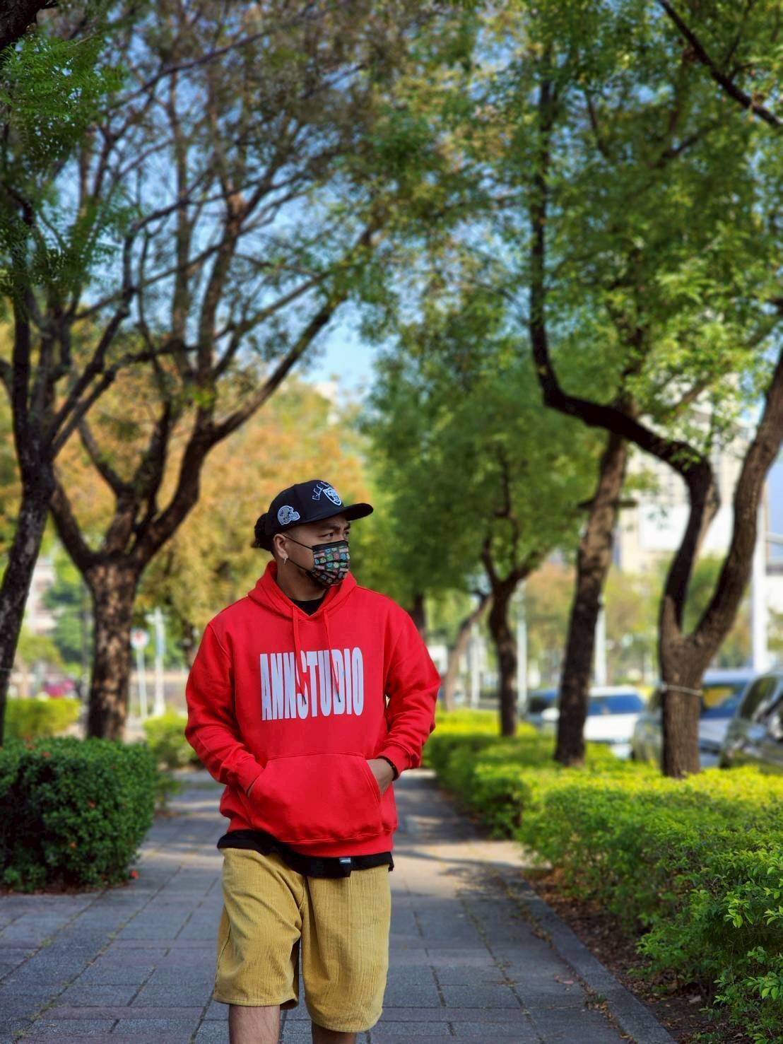 ANNSTÜDIO 條碼LOGO刷毛帽T / 經典紅白