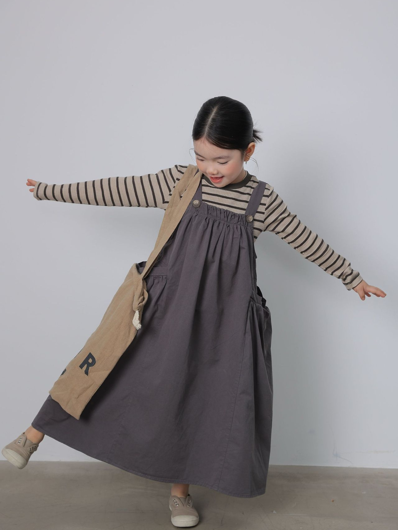 日系大口袋親子吊帶裙(100-150/F)