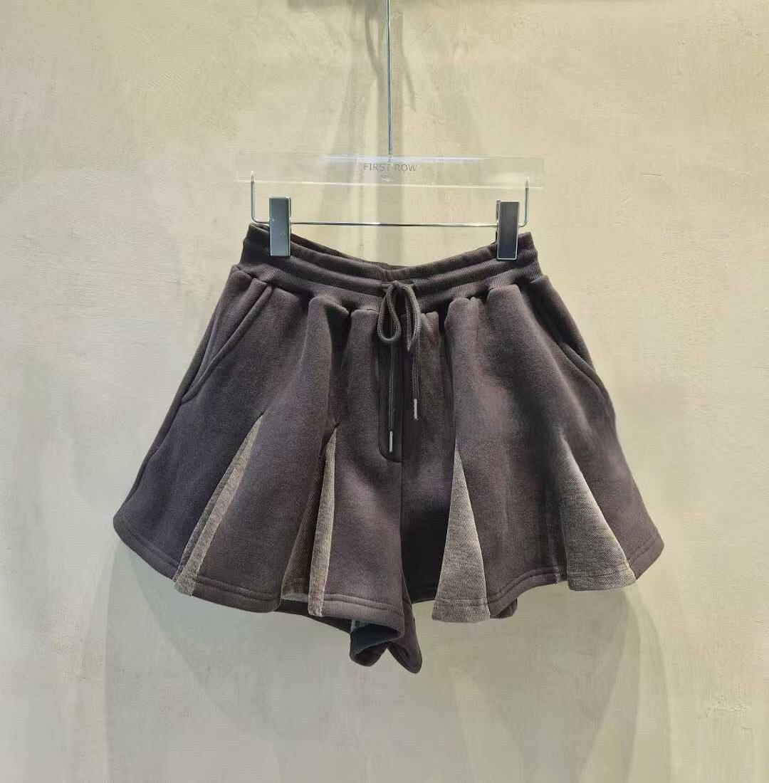 EY18 腰 26-43 HIP 52 長 14.5$489 (一口價)