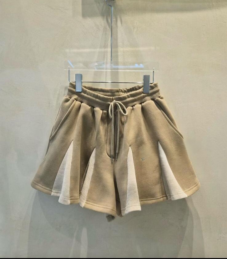 EY18 腰 26-43 HIP 52 長 14.5$489 (一口價)