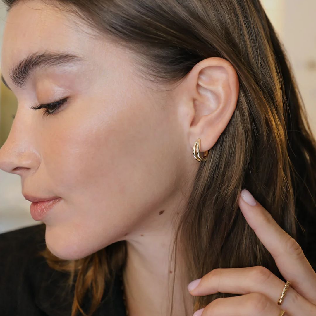 1WK0708-476 [WAEKURA] Earrings Margaux Gold (A-LX-E)