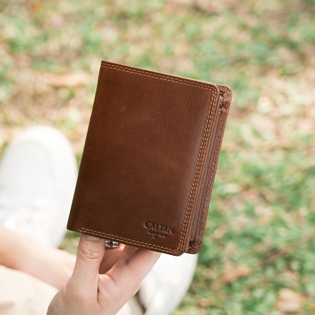 【招財母錢包💰】真皮三折多功能筆記中夾-兩色(071741)