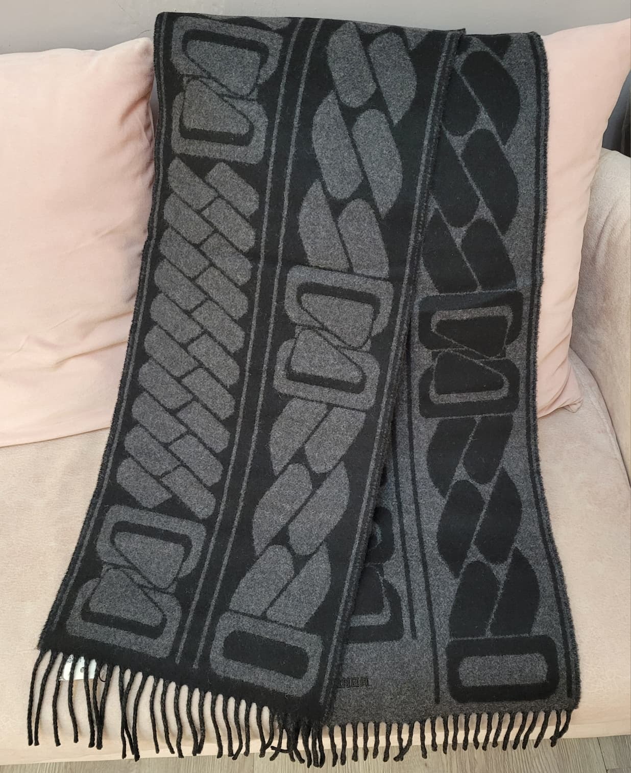 HERMES Clic, C'est Noue scarf noir / anthracite muffler 黑色 頸巾 圍巾