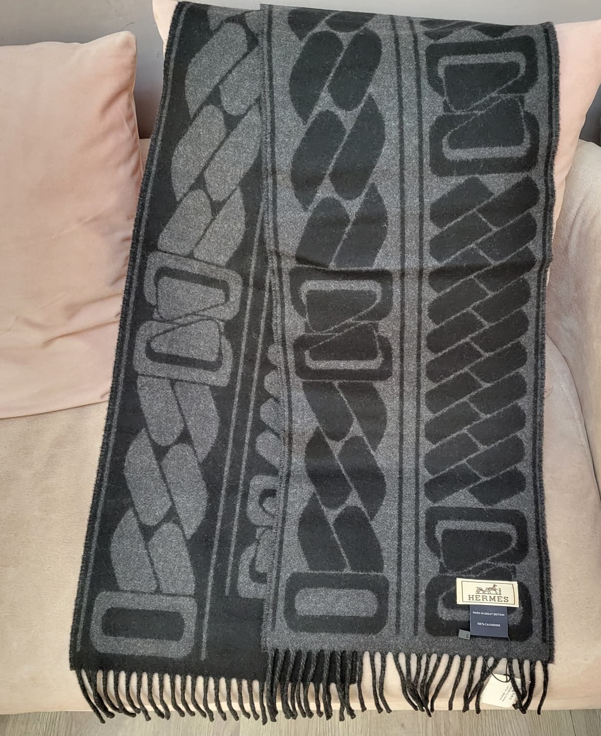 HERMES Clic, C'est Noue scarf noir / anthracite muffler 黑色 頸巾 圍巾