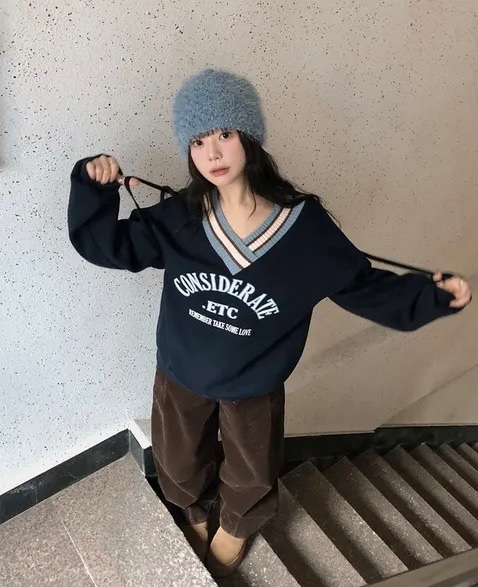 【7/1完額外95折優惠預訂】韓國撞色V領寬鬆衛衣（3色）