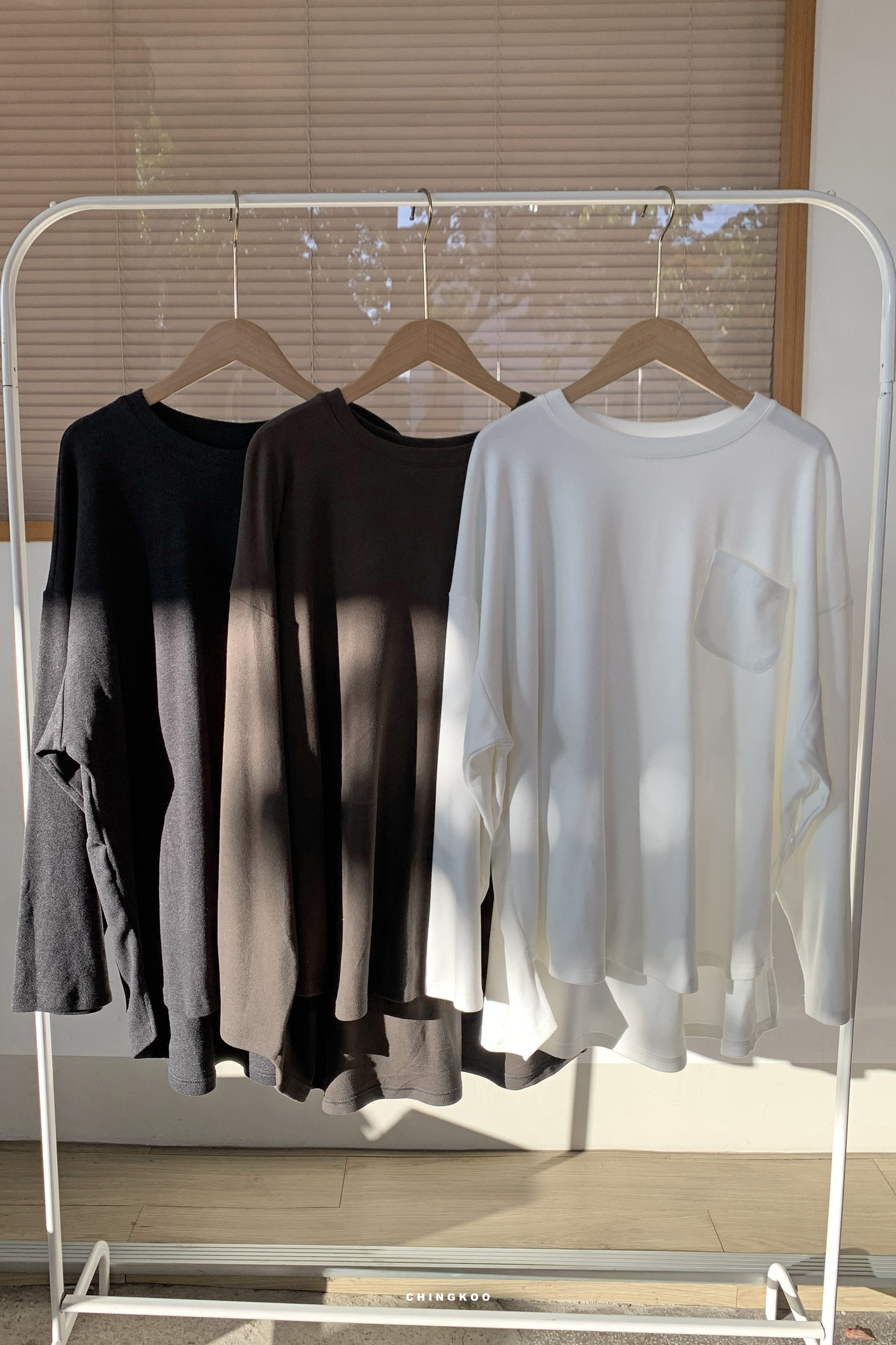 More in Dec｜基本款小口袋彈性上衣 3色