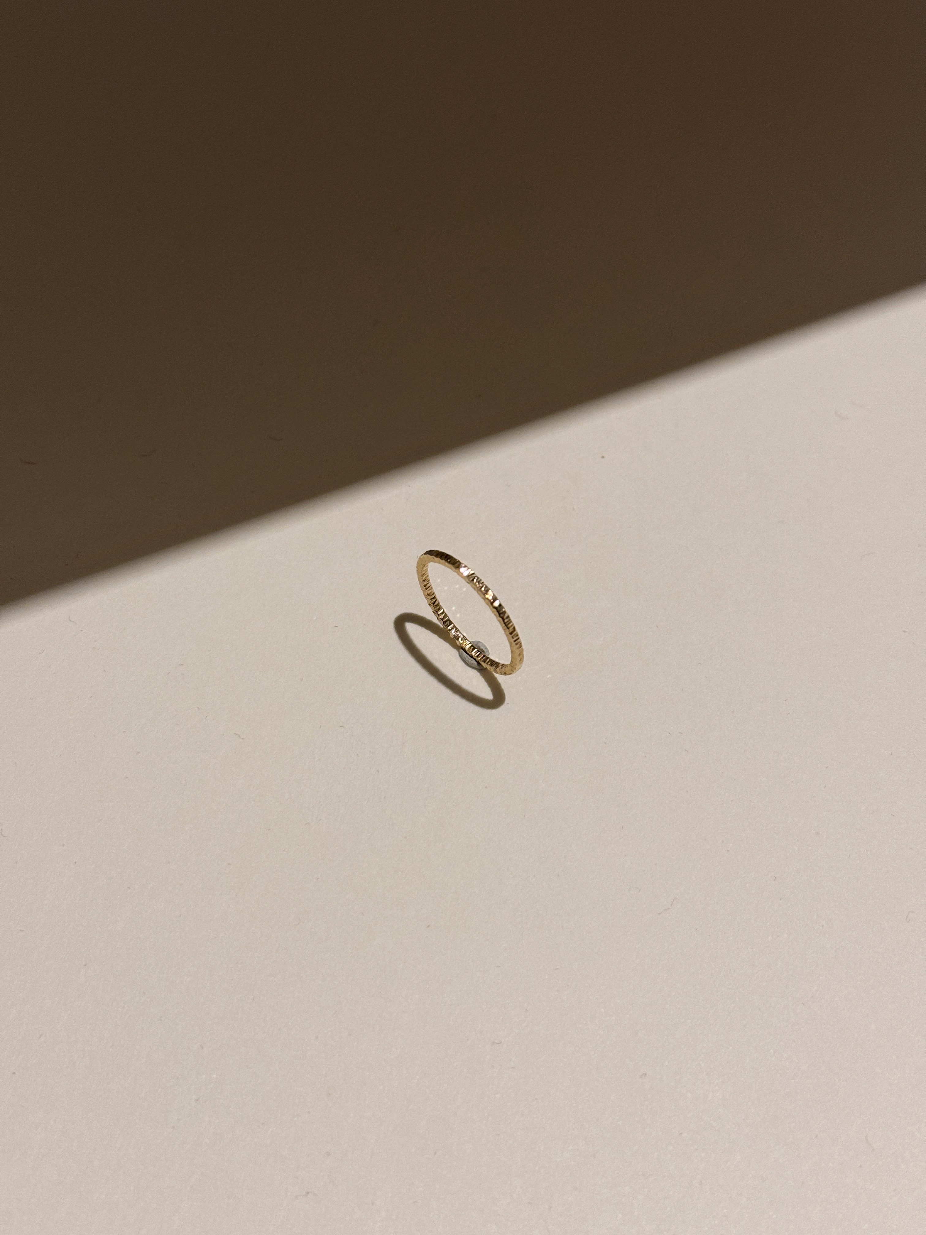 微粗細閃切面線戒