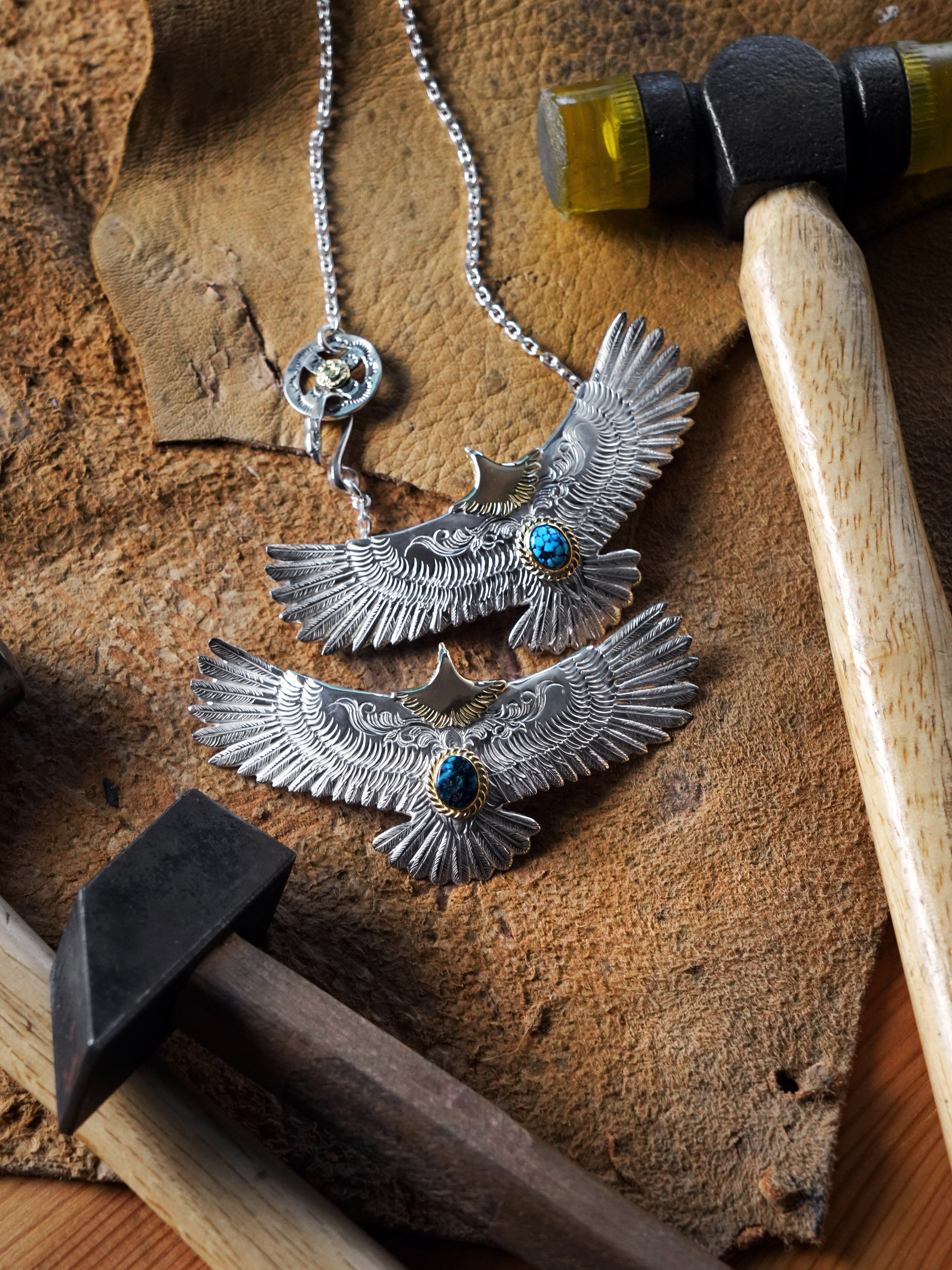 Dear Blossom 金頭10公分唐草大鷹 (金繩松石Kingman) E-001