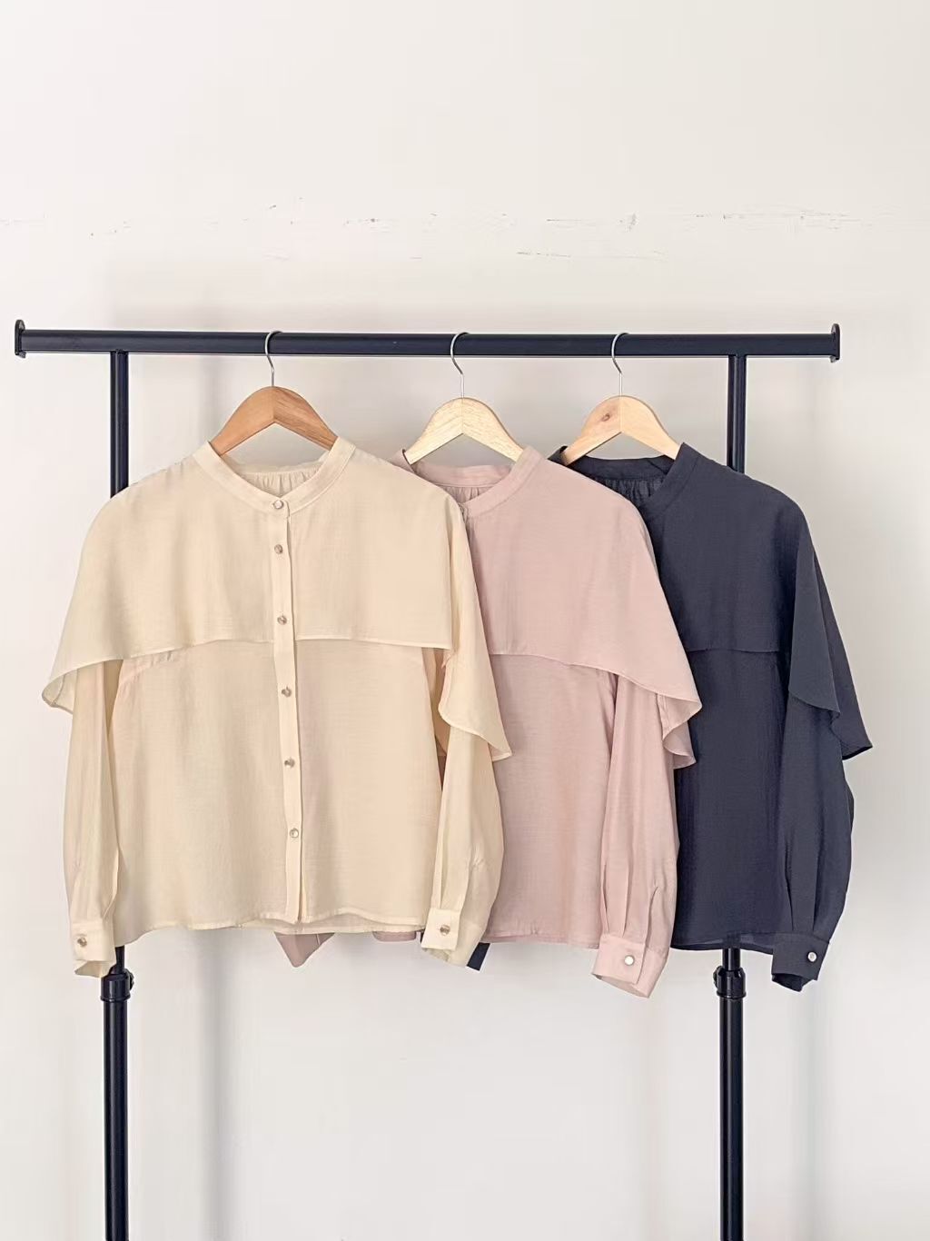 GI5404 斗篷疊層細節立領襯衫