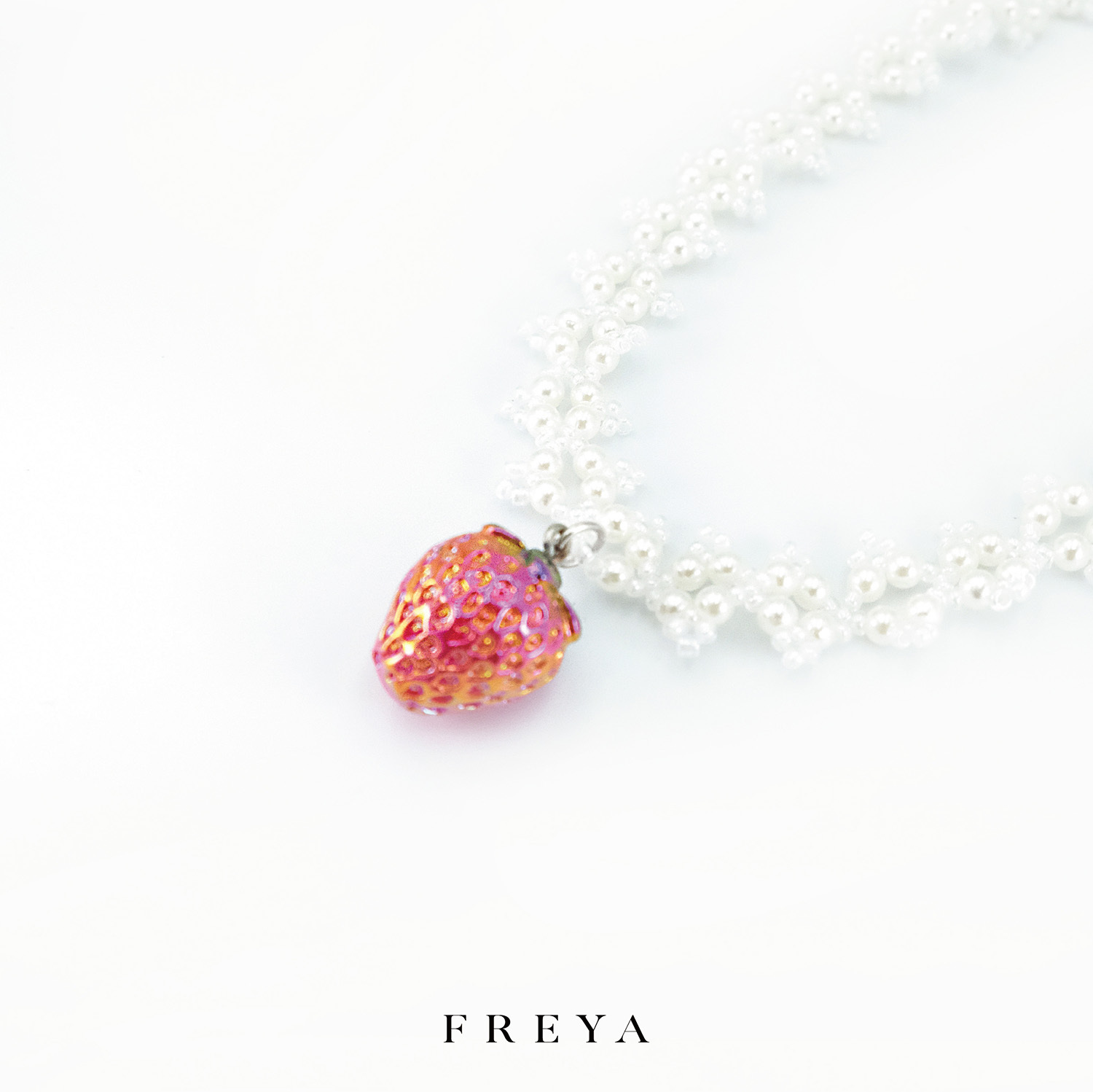 FREYA 草莓串珠項鍊