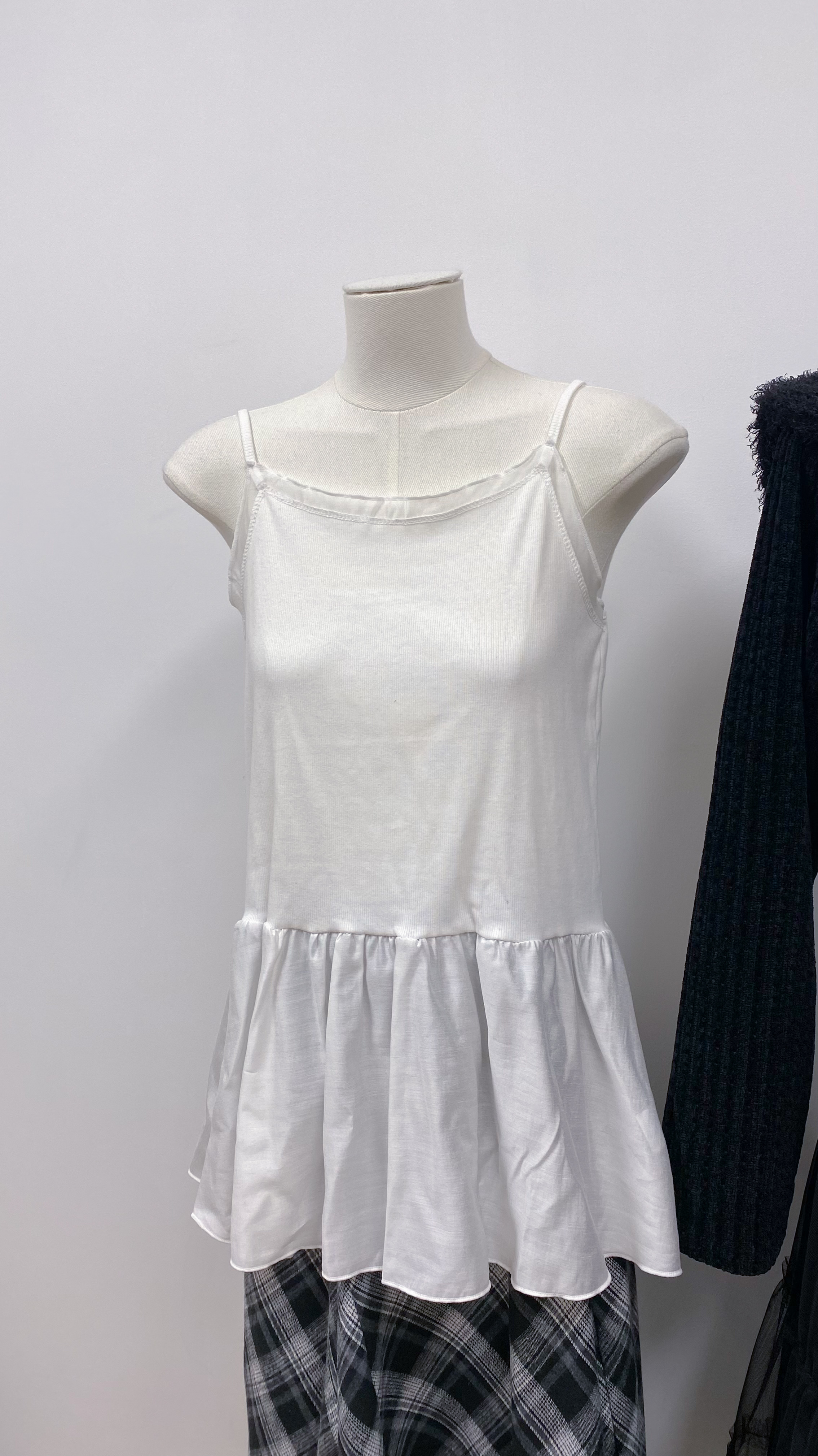 白色吊帶傘傘內搭