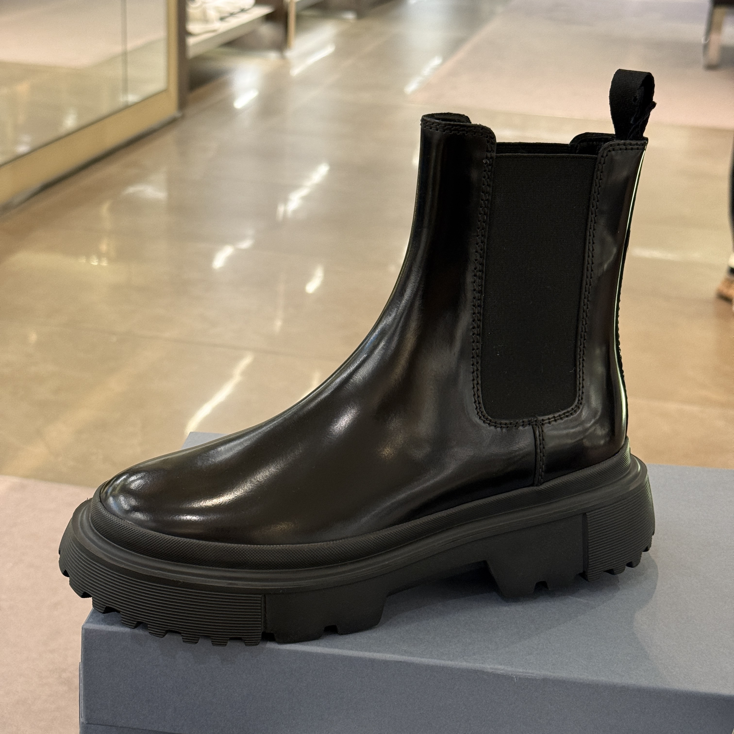 Tods Hogan HXW629 leather boots black