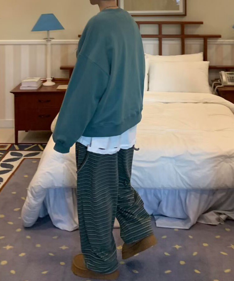 抽繩口袋刷毛衛衣