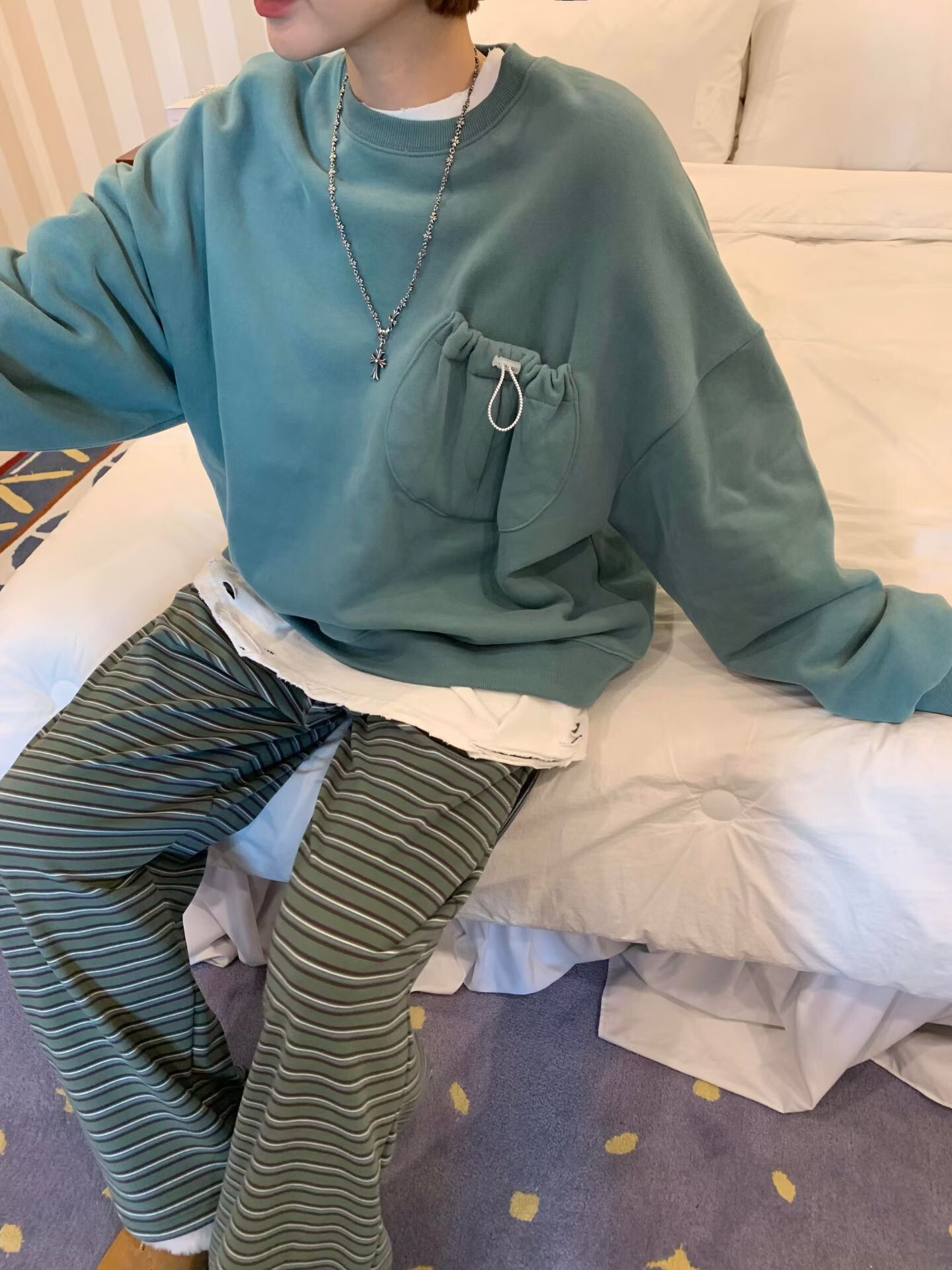 抽繩口袋刷毛衛衣