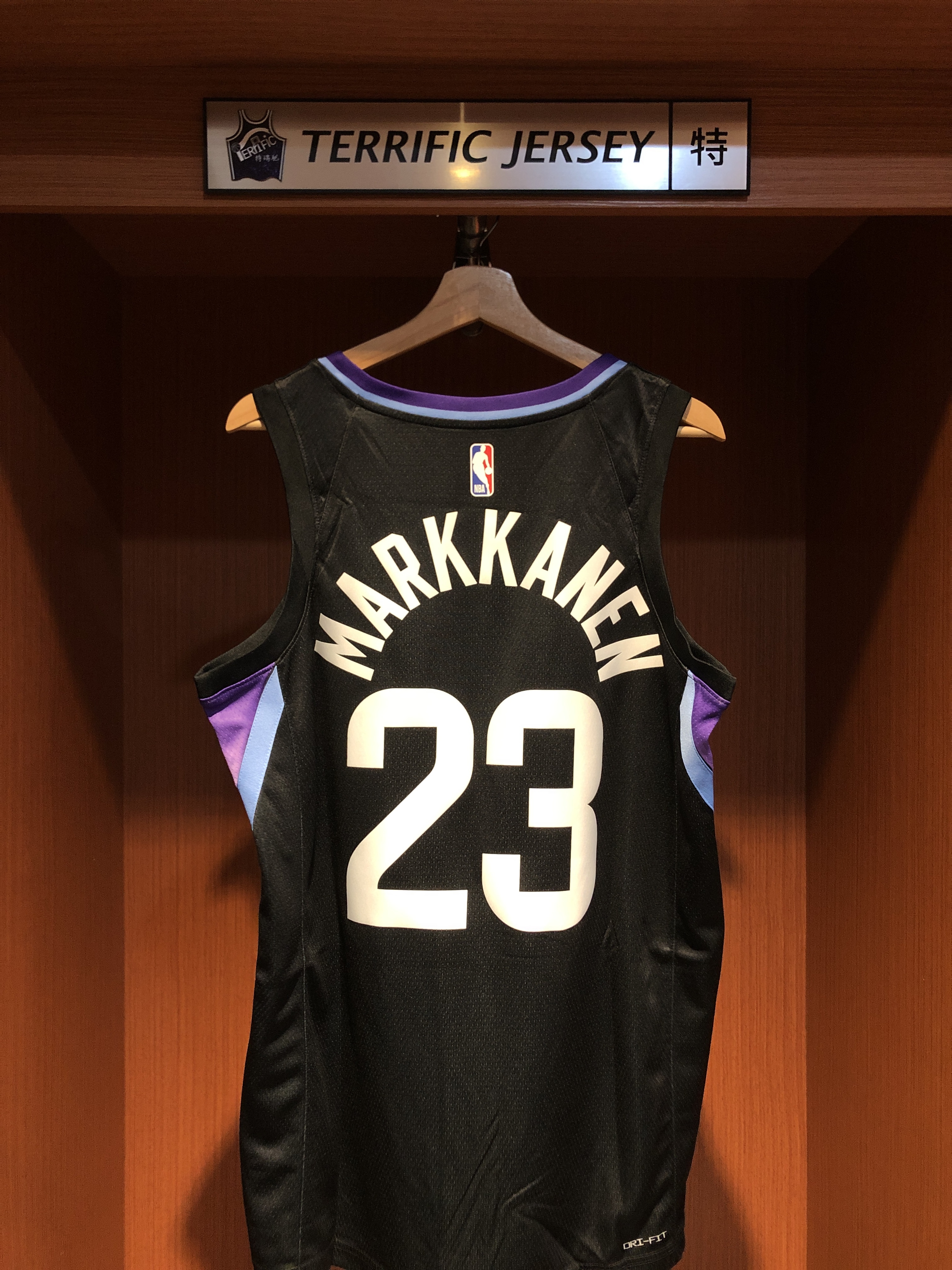 NBA球衣 Lauri Markkanen 猶他爵士黑 Statement Jordan Swingman 球迷版 熱轉印 全新