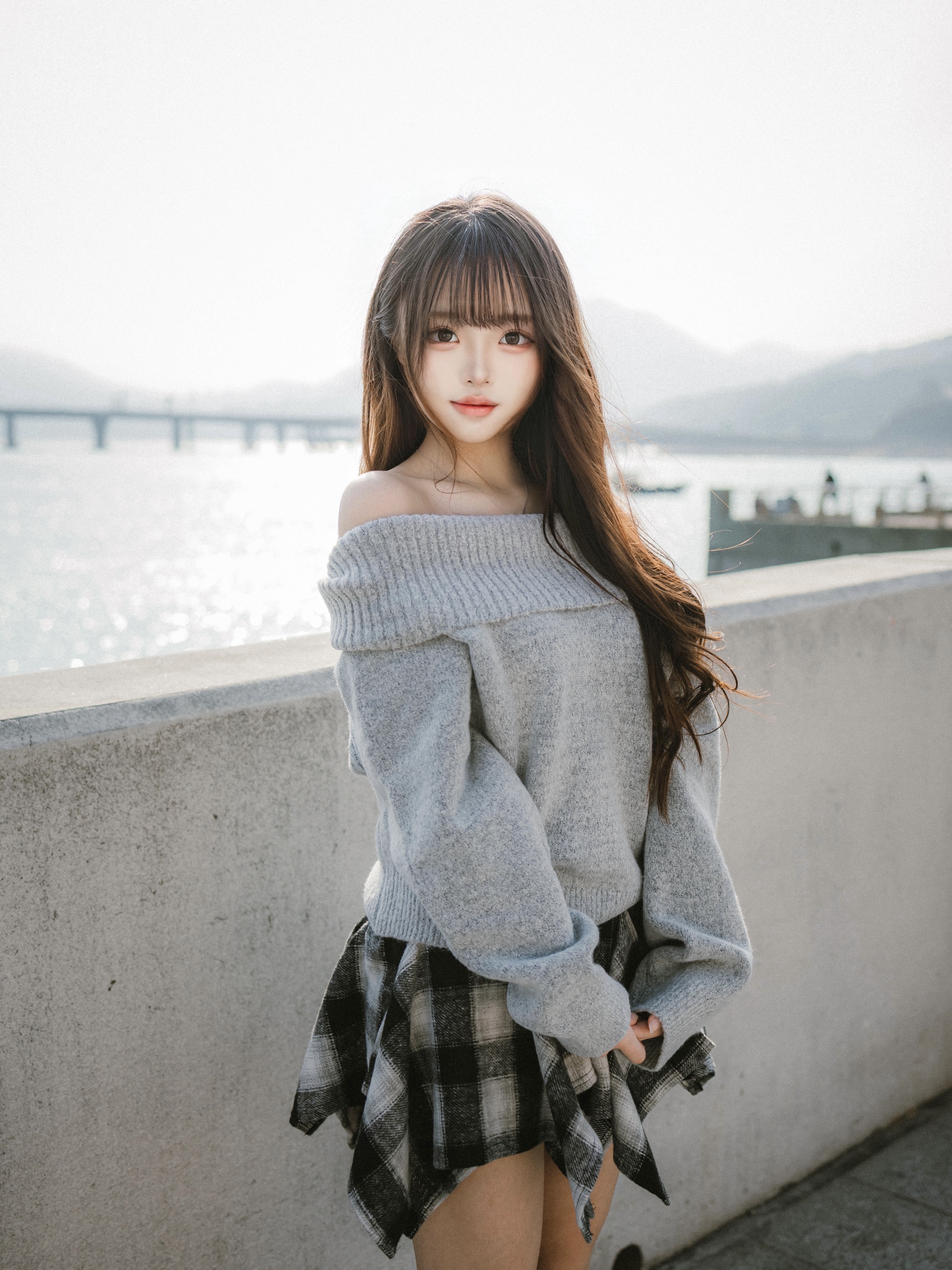 簡約不失溫柔～直紋一字膊針織上衣