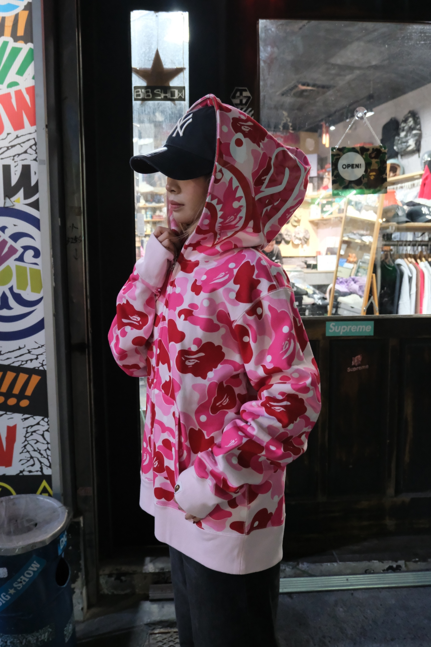 A BATHING APE FW25 DOT SHARK 粉紅迷彩鯊魚外套