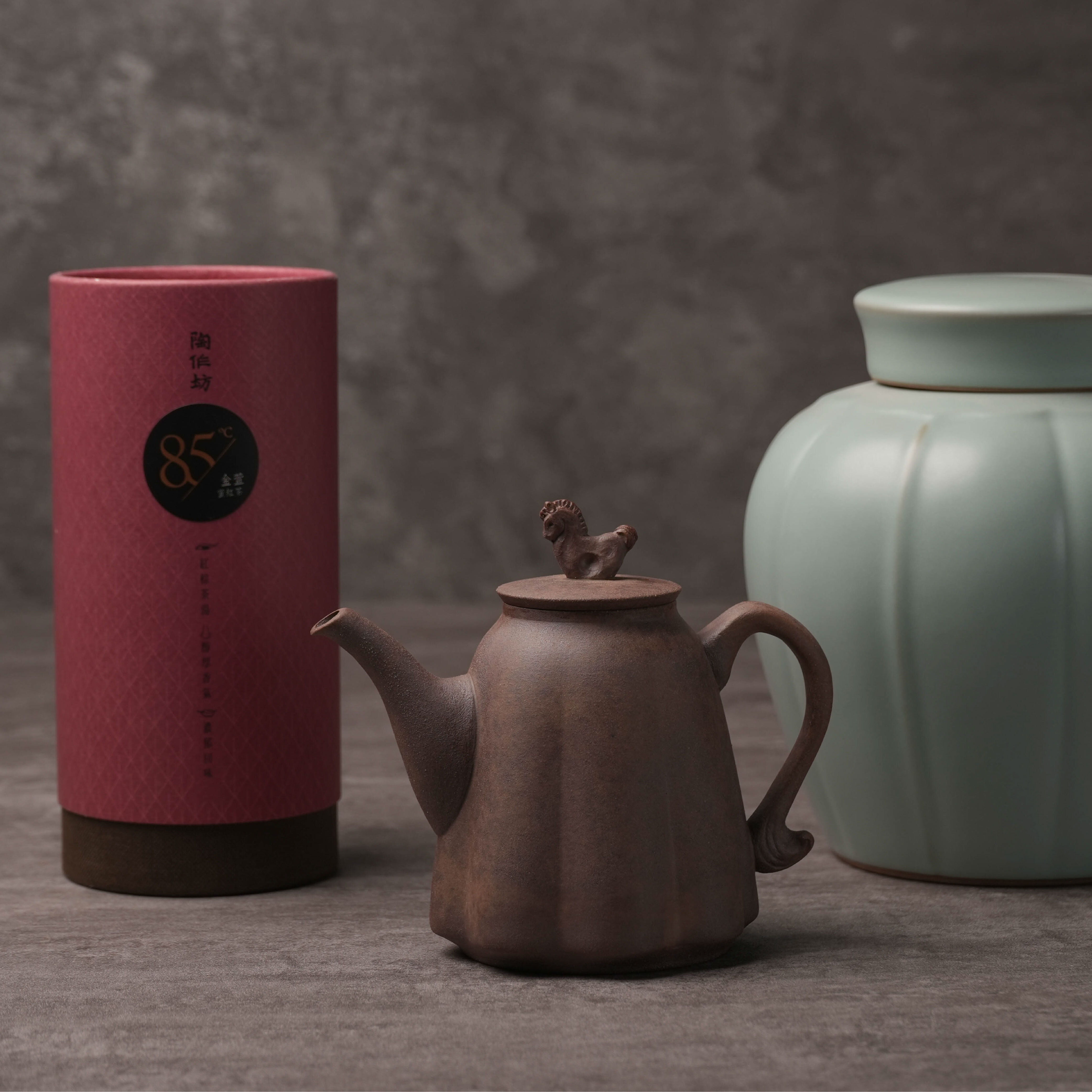 陶作坊│丙午馬年壺_老岩_懷汝_新年送禮首選的祝福茶倉