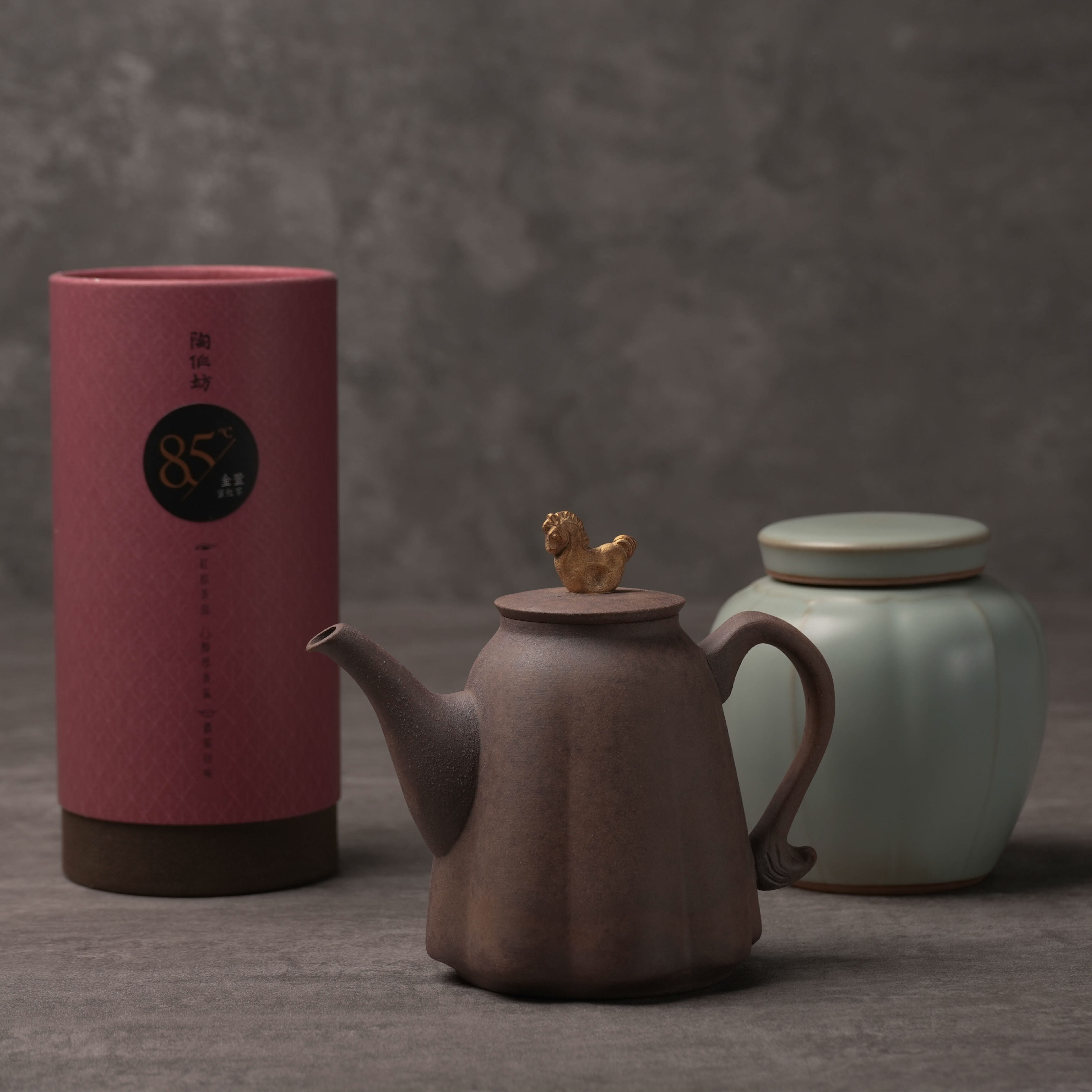 陶作坊│丙午馬年壺_老岩_懷汝_新年送禮首選的祝福茶倉