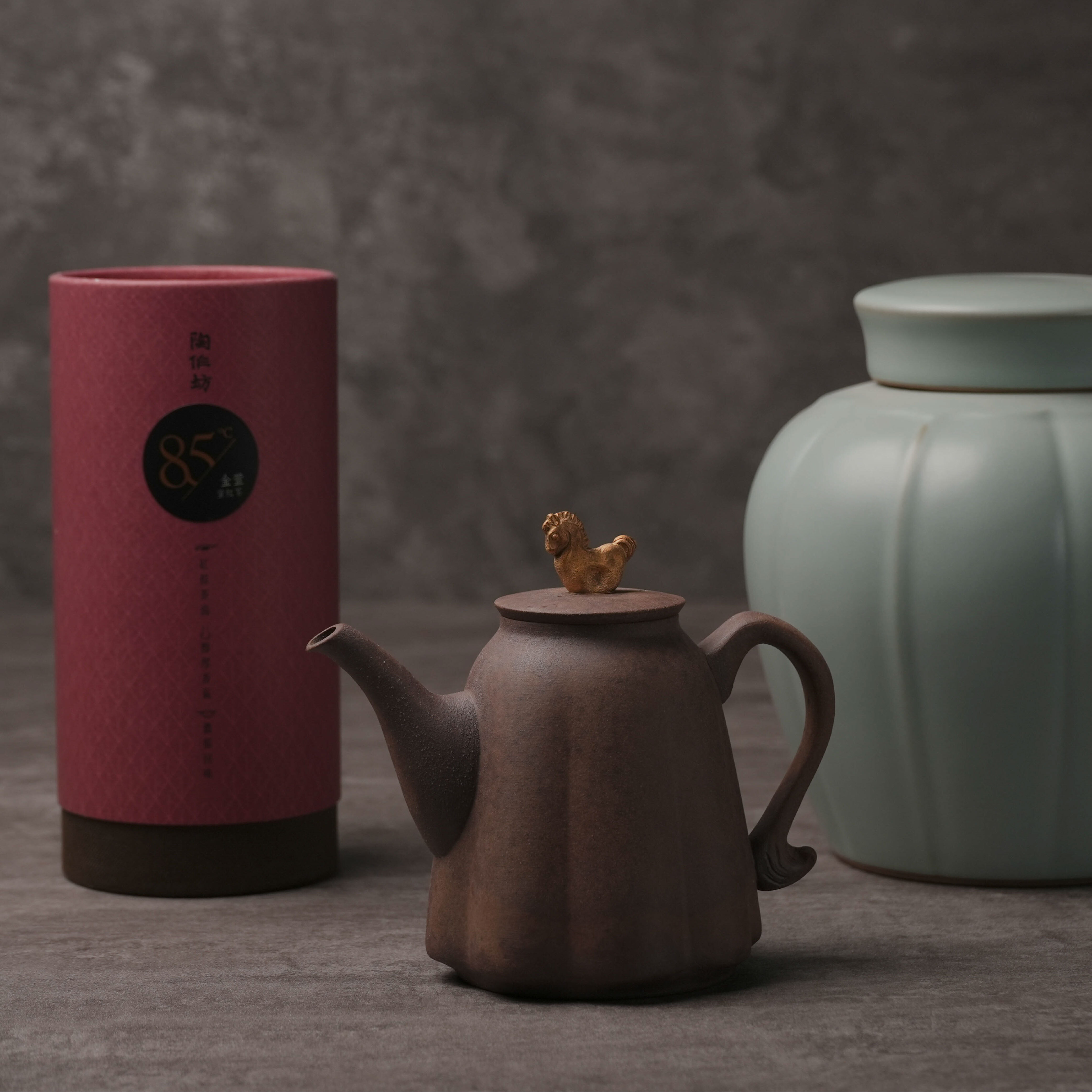 陶作坊│丙午馬年壺_老岩_懷汝_新年送禮首選的祝福茶倉