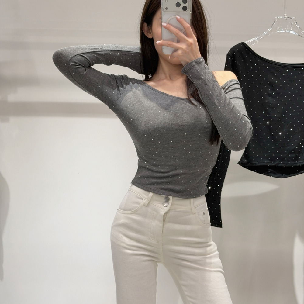 【閃亮辣妹】DOMISS滿鑽風斜肩長袖上衣-3色 露肩上衣 (現+預)