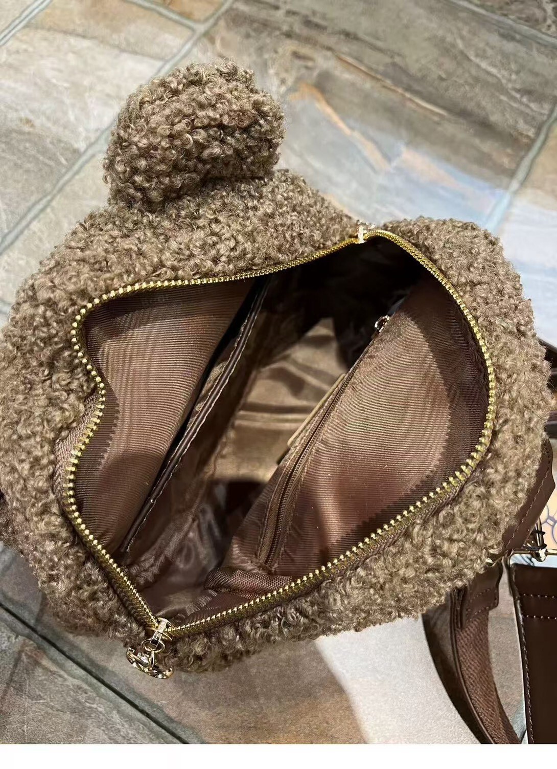 1341【超Q羊羔毛熊熊後背包】