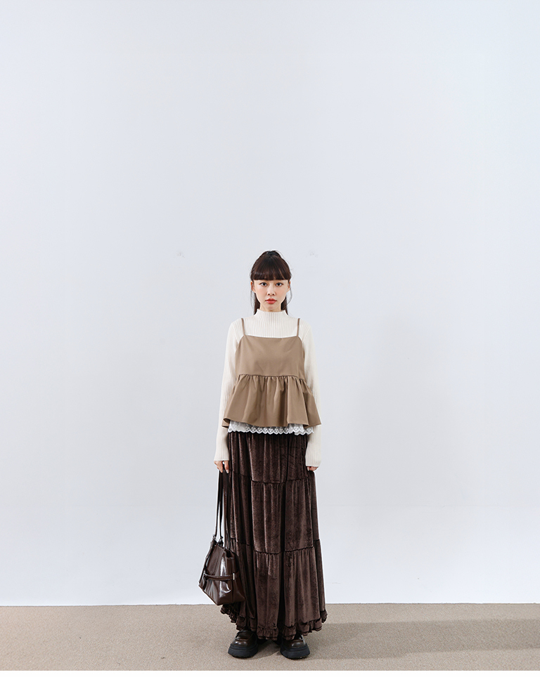 Lace-trimmed, umbrella-hemmed, spaghetti strap cover-up vest, available in two colors. S/M【01099419】in stock+pre-order