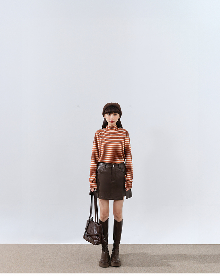 Leather mini skirt with slit design, available in two colors, sizes S/M/L.【03010932】in stock+pre-order