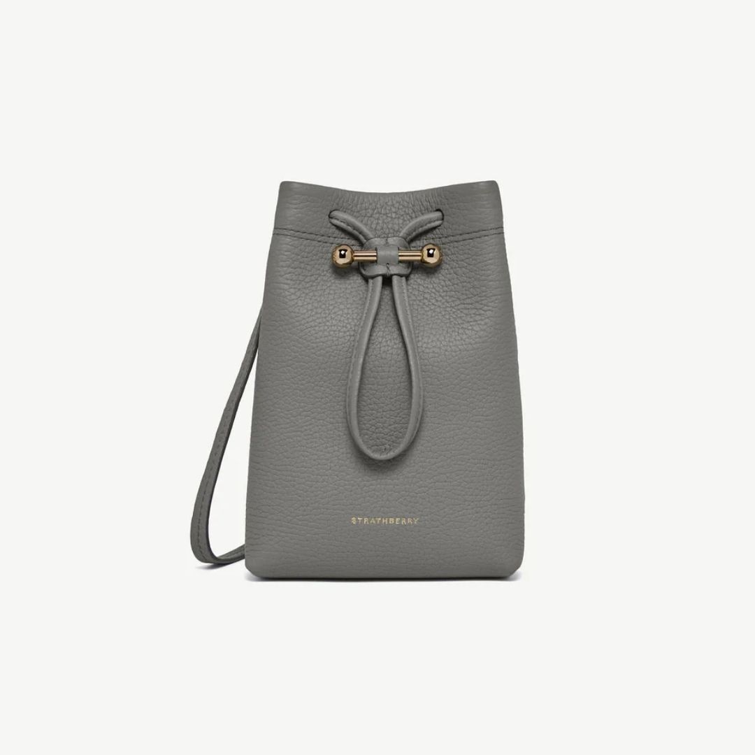 1SA0730-169 [STRATHBERRY] Osette Pouch Large Grain - Stone Grey #20252-125-645-103 (B-EU-E)