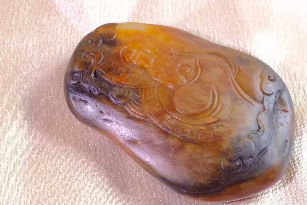 和田玉籽料黃沁隨形,天然和田玉軟玉