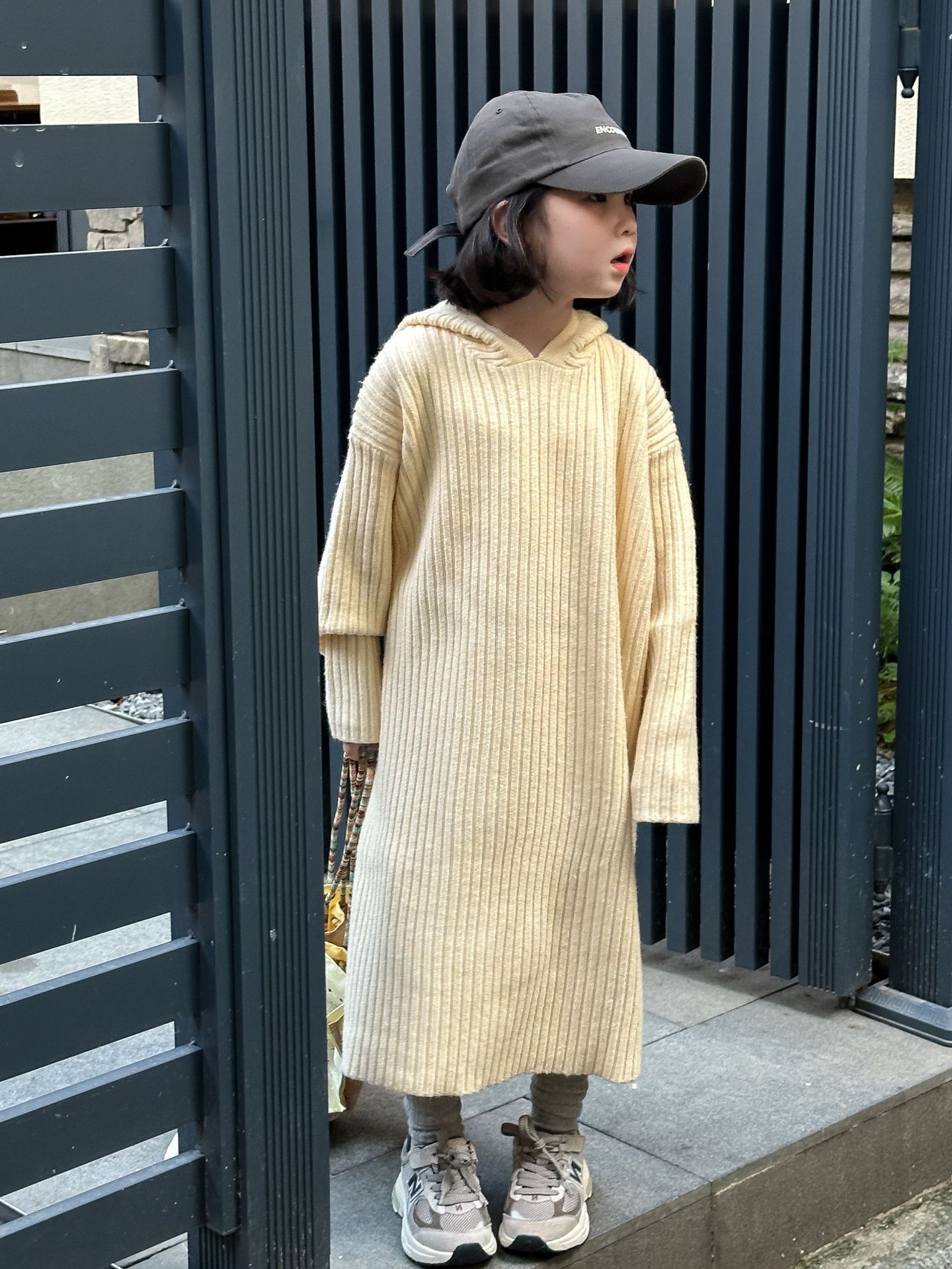 純色坑條連帽針織洋裝(90-150)