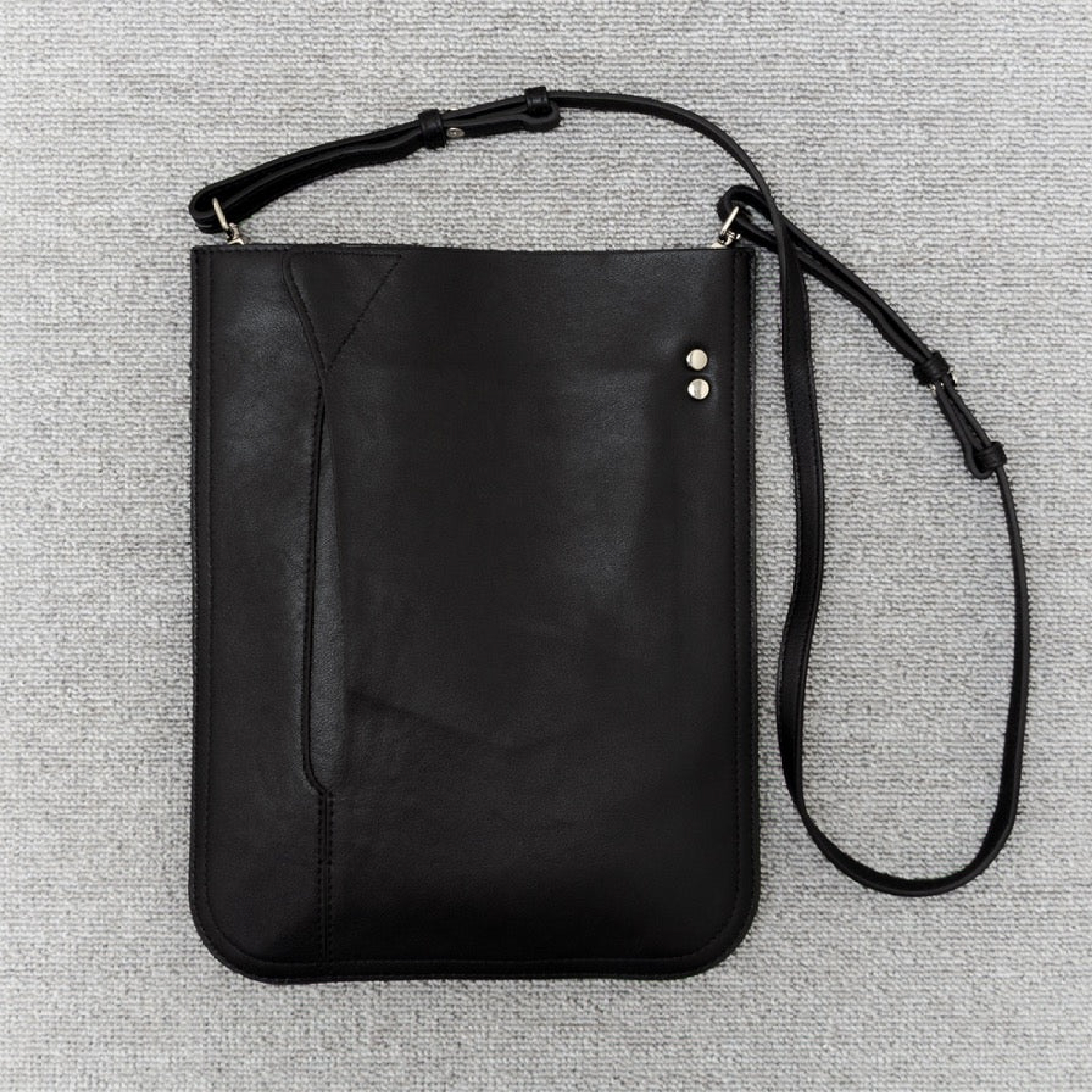 1dyll.assemblag Dimple Flap Crossbody