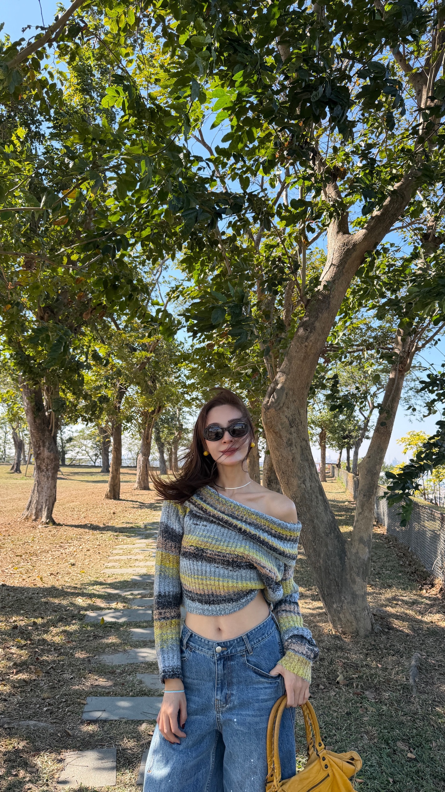 混織一字肩軟毛衣