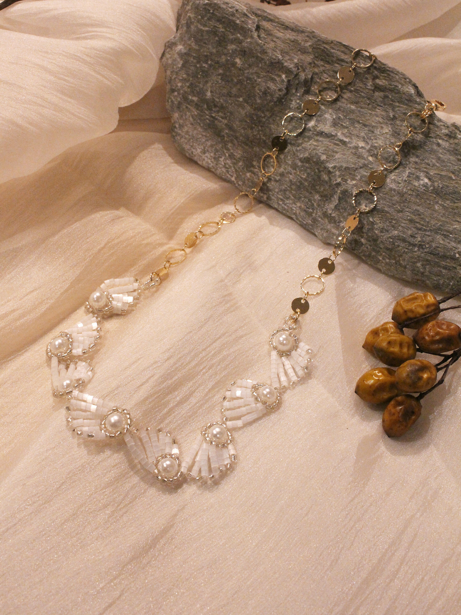 臥底瑪格。MUCHAT手作14KGP珍珠貝殼花圈項鍊