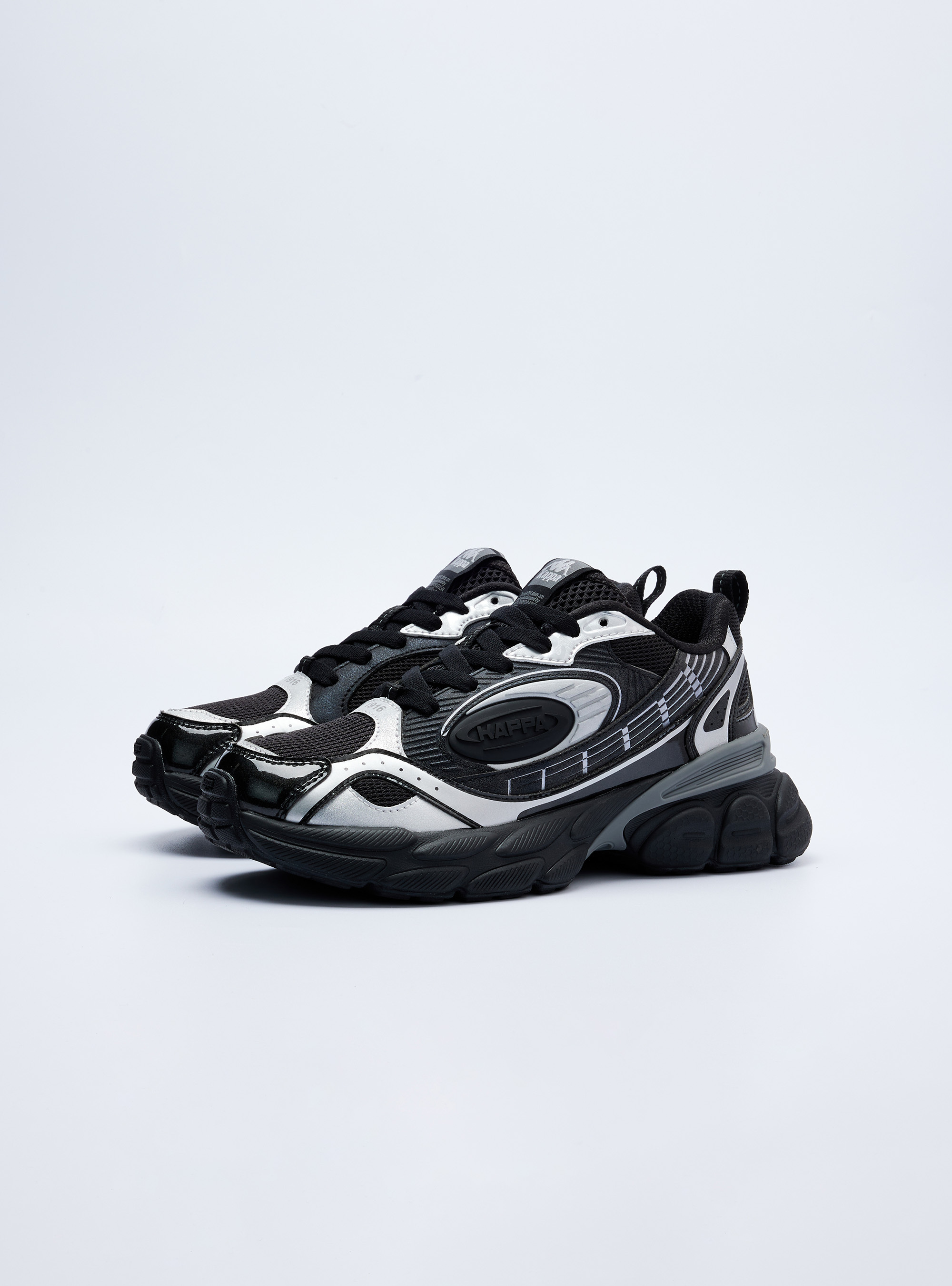 城市機能運動休閒鞋 (黑銀）