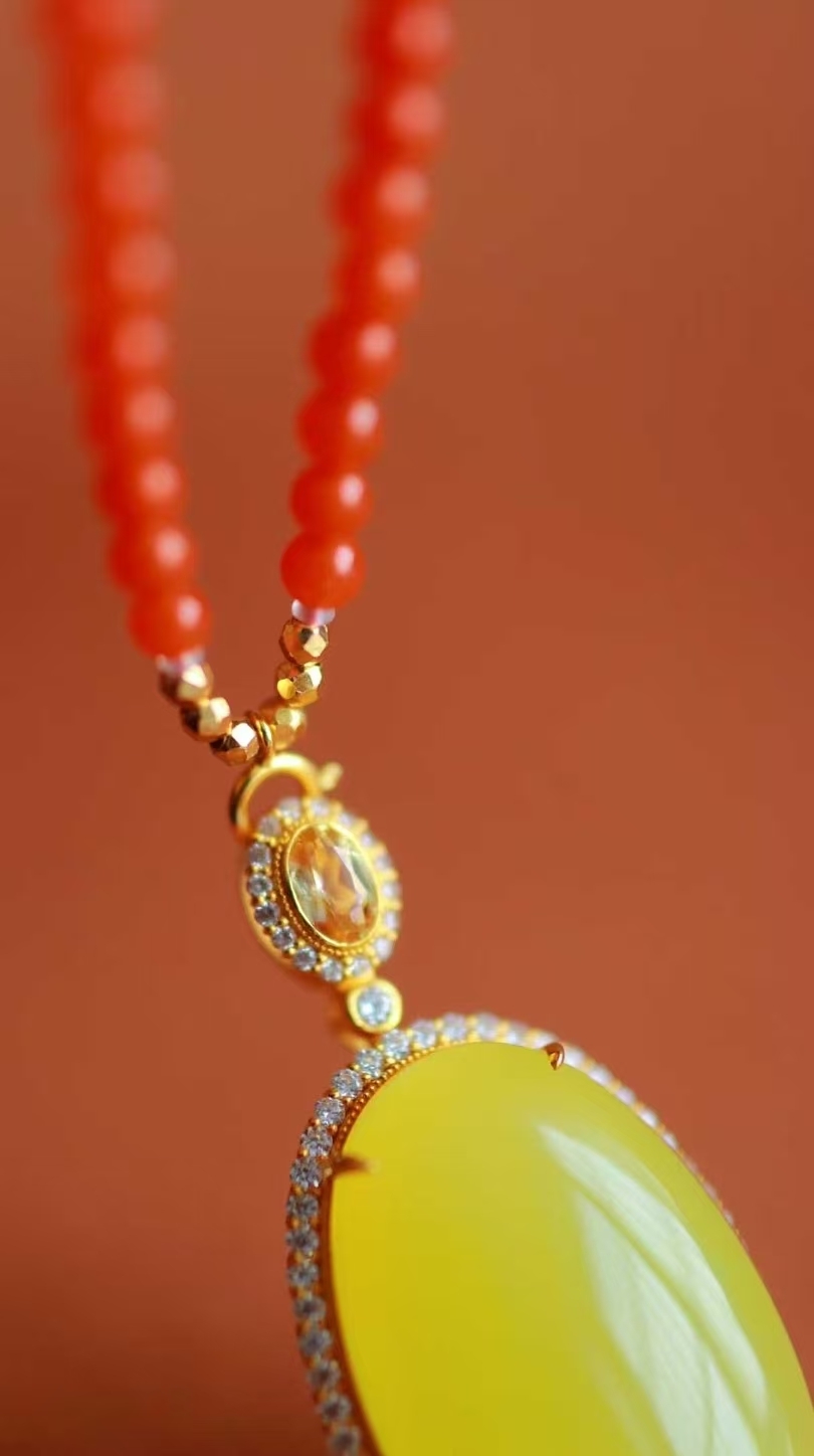 1225731 和田玉若羌雞油黃吊墜