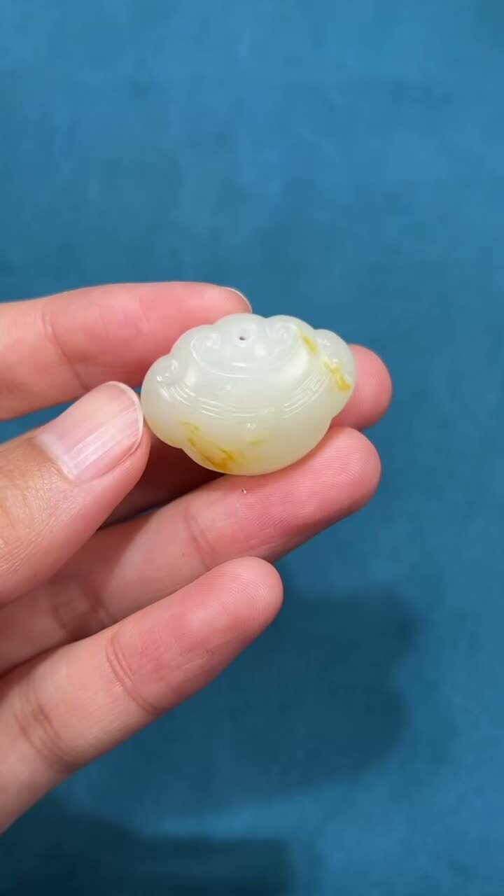 和田玉籽料灑金皮平安鎖吊墜,天然和田玉軟玉