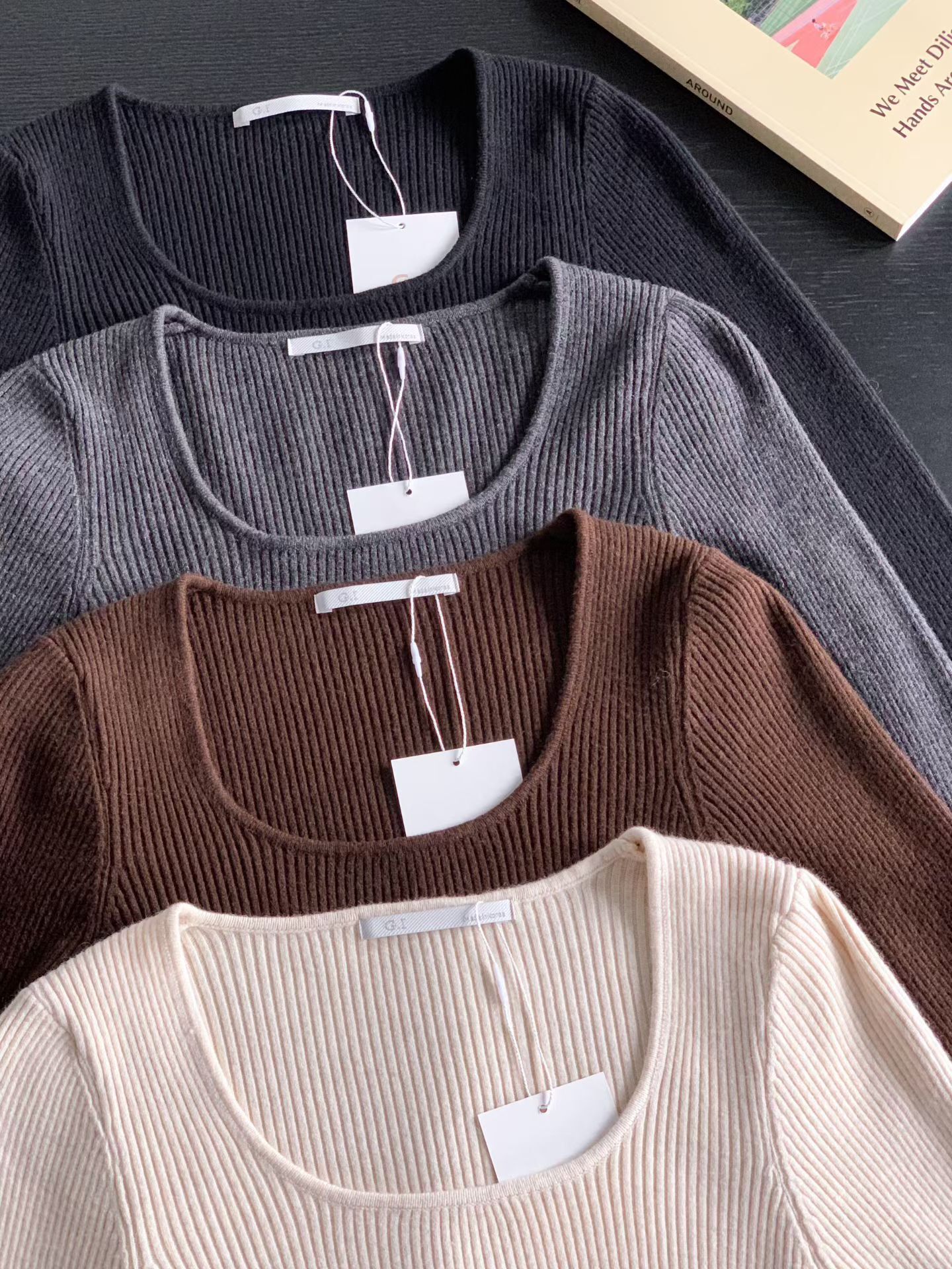 GI5409 羅紋針織高領披肩款上衣套裝