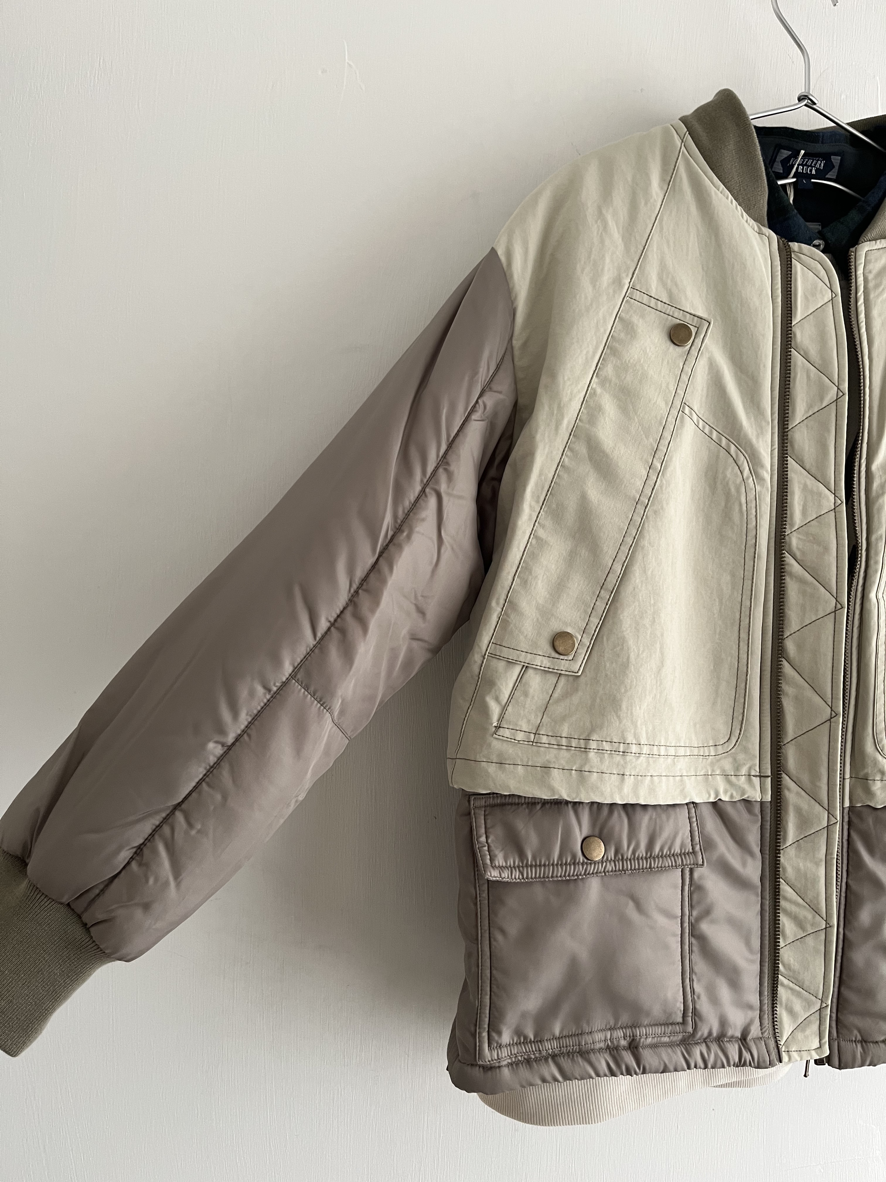 Burstte Clud淺褐色拼色夾綿褸