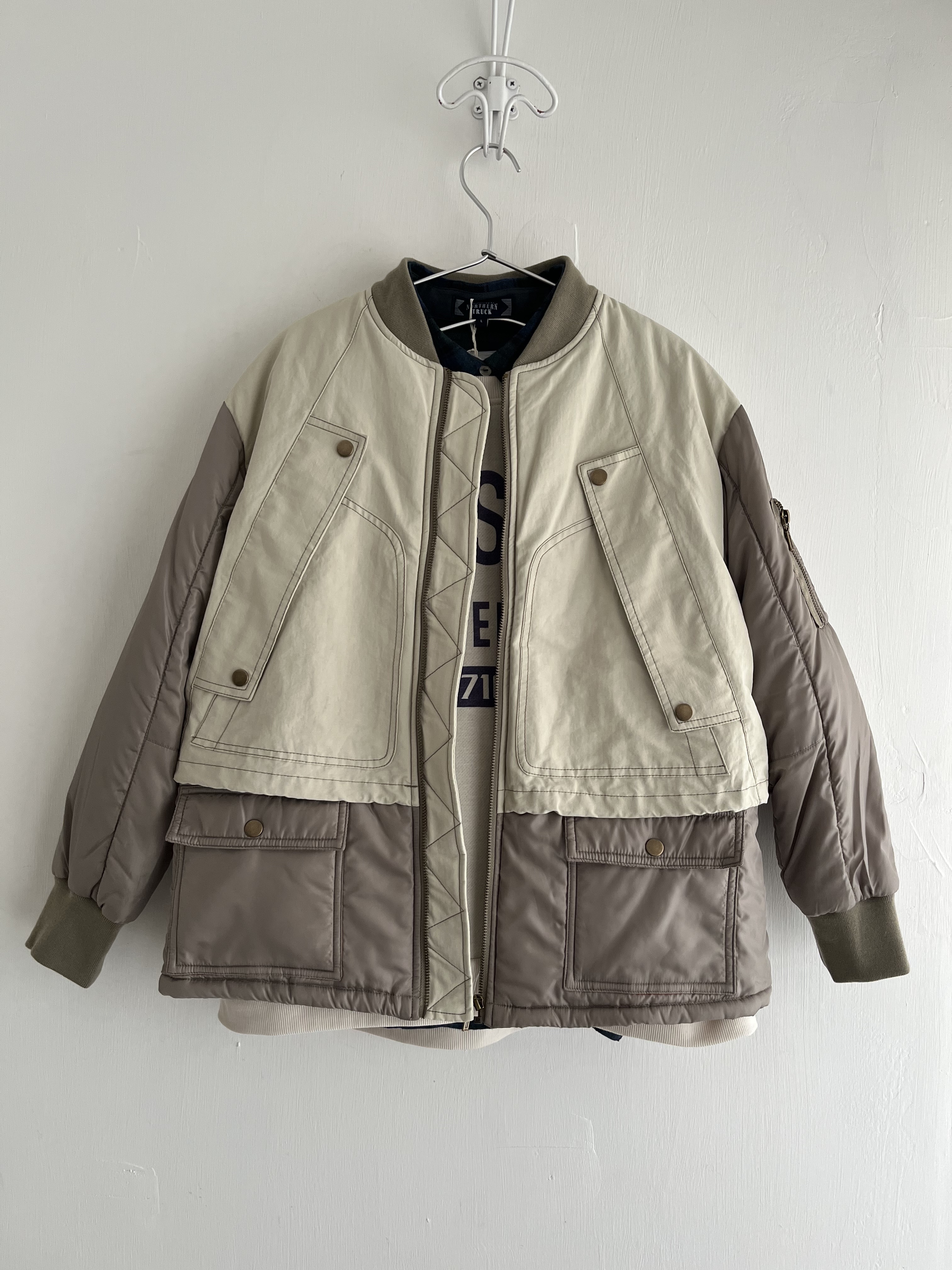 Burstte Clud淺褐色拼色夾綿褸