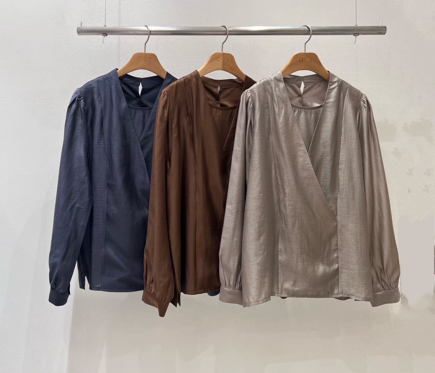 GI5420 氣質V領交叉設計恤衫