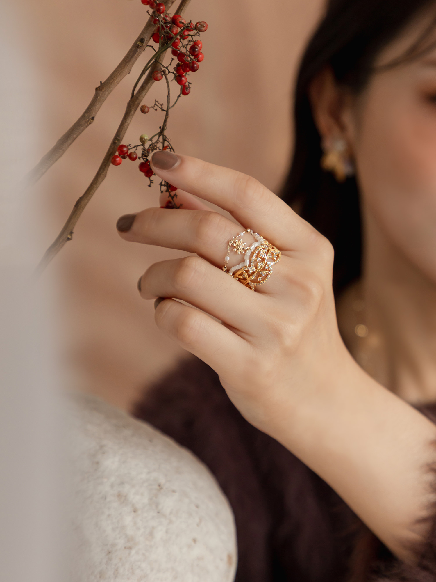 臥底瑪格。MUCHAT手作14KGP小花鋯石寬版戒指