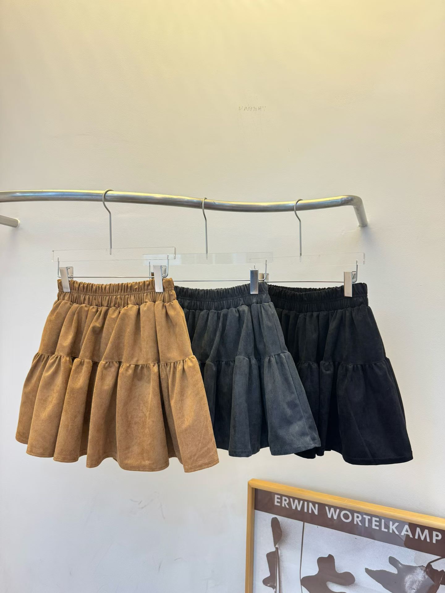 MG5428 薄麂皮蛋糕短裙