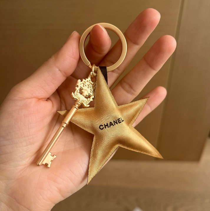 CHANEL香奈兒 不對稱五角芒星鑰匙圈VIP珠寶活動贈品