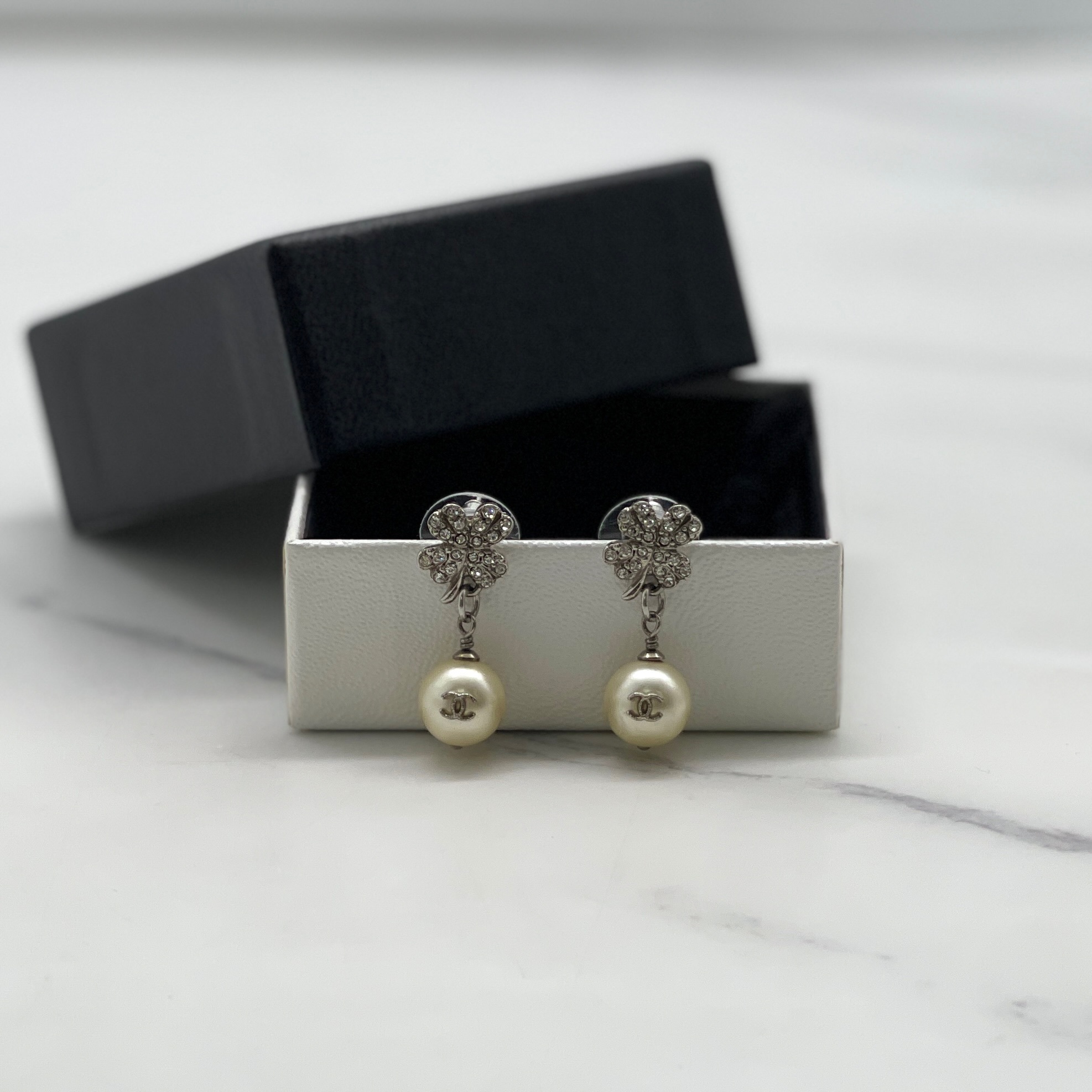 Chanel earrings（Four-leaf clover/Pearl）